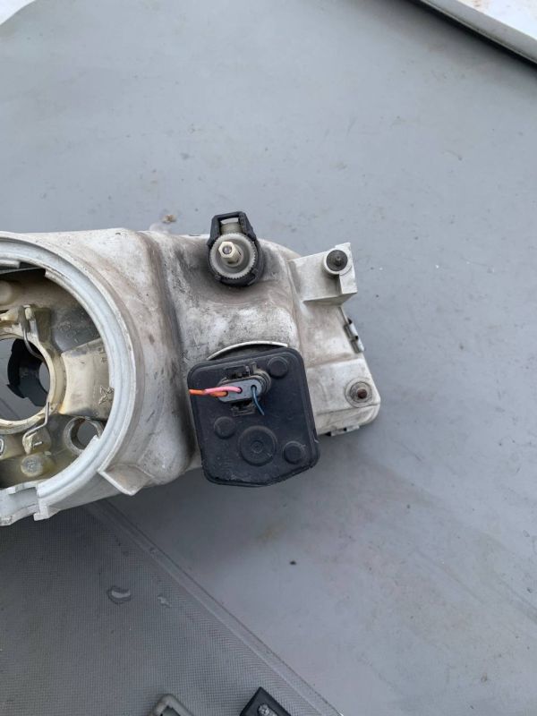 Фара передня ліва Вольво Volvo S40, V40 УЦІНКА