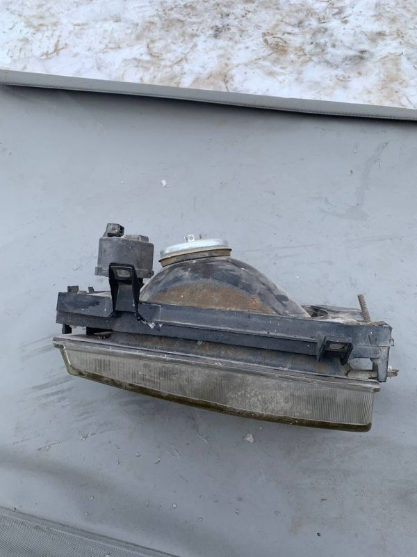 Фара передня права volkswagen transporter T4 фольксваген Т4