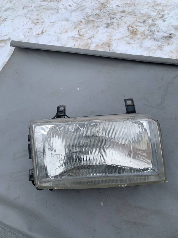 Фара передня права volkswagen transporter T4 фольксваген Т4