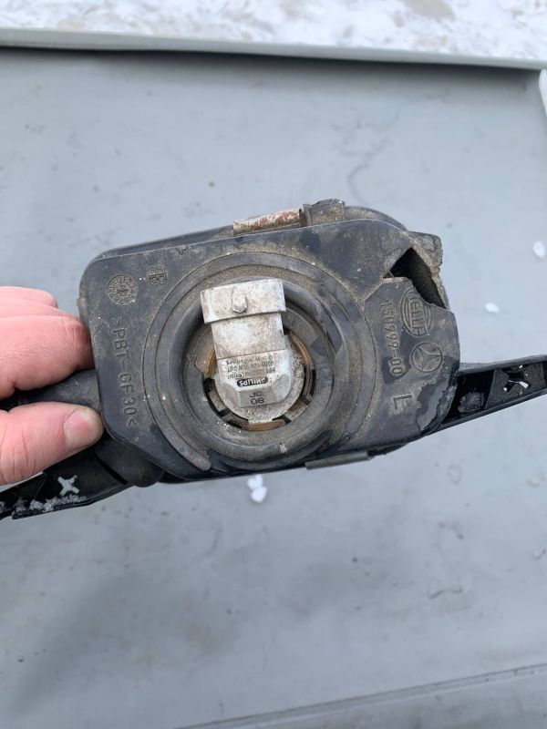 Ліва протитуманна фара 2158200556 Mercedes Benz C W203 2000-2007 УЦІНКА