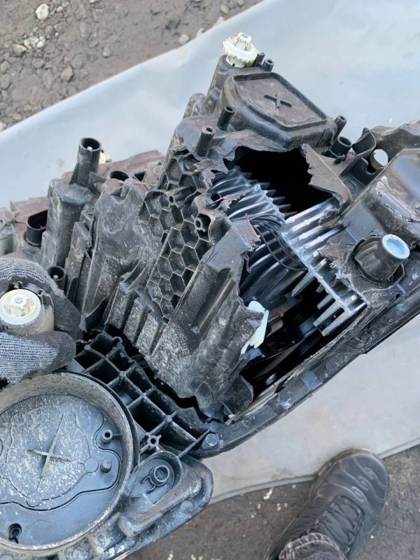 Права передня фара Skoda Kodiaq Є пошкодження