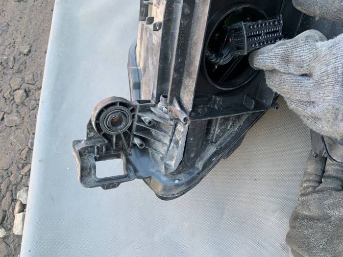 Права передня фара Skoda Kodiaq Є пошкодження