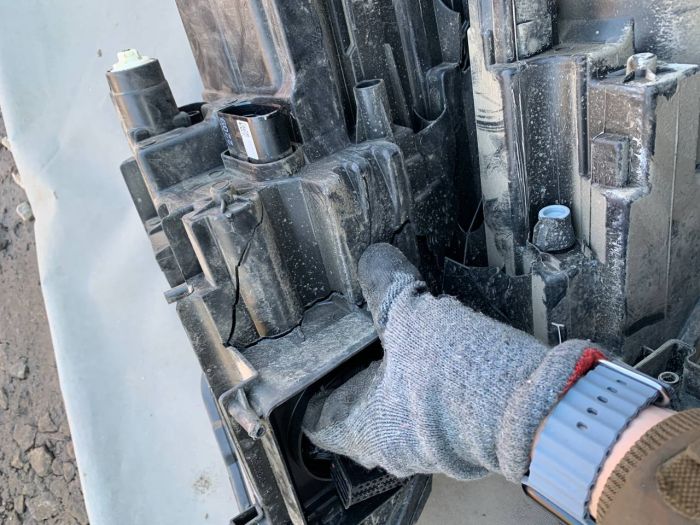 Права передня фара Skoda Kodiaq Є пошкодження