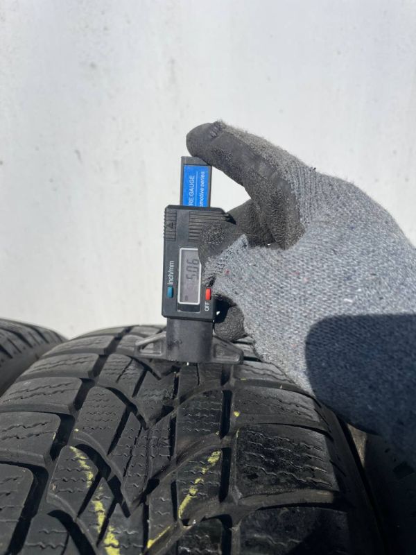 Шини комплект Dunlop 195/65 r16 зима резина