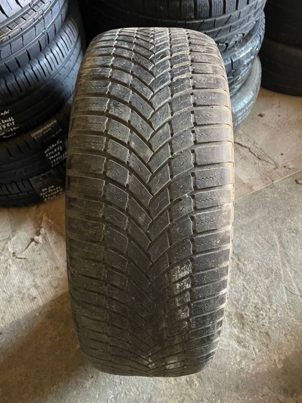 Шина розпаровка одіночка Bridgestone 225/60 r18 все сезон резина