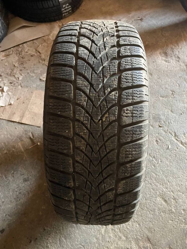 Шина розпаровка одіночка Dunlop 225/50 r17 rsc зима резина