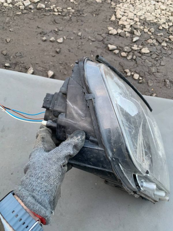 Фара права Renault Duster 2015-2017 Є Пошкодження