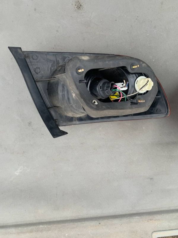 Стопи ліхтарі лівий правий hyundai elantra 2001