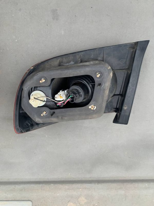 Стопи ліхтарі лівий правий hyundai elantra 2001