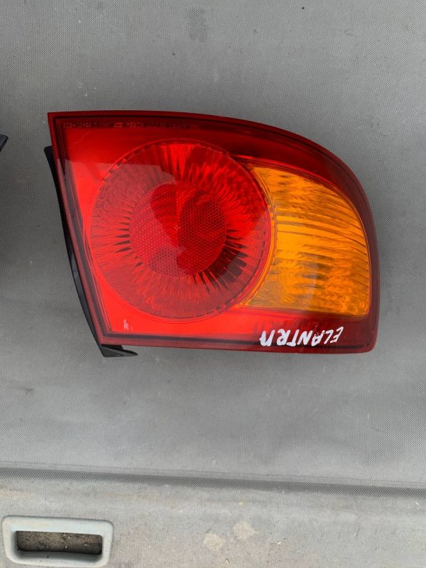 Стопи ліхтарі лівий правий hyundai elantra 2001
