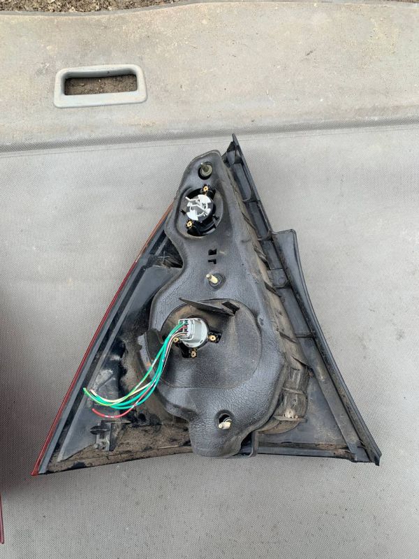 Стопи ліхтарі лівий правий DAIHATSU YRV