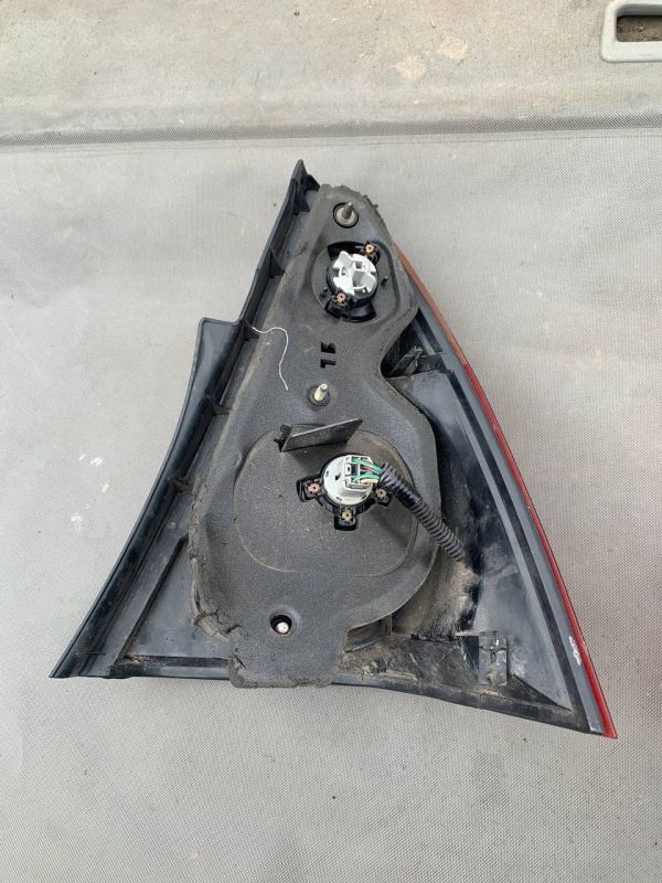 Стопи ліхтарі лівий правий DAIHATSU YRV