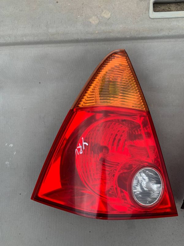 Стопи ліхтарі лівий правий DAIHATSU YRV