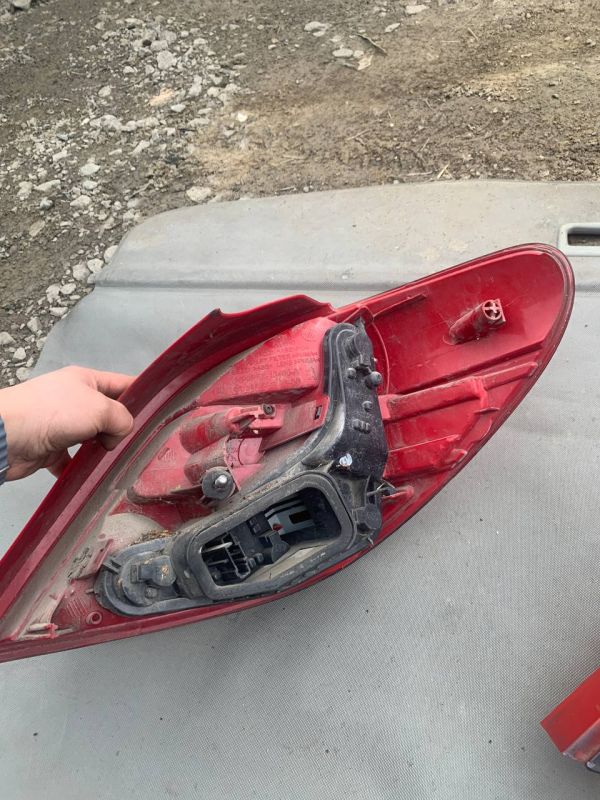 Задній лівий правий ліхтар,стоп фонарь фара задня Peugeot 207 Пежо 207