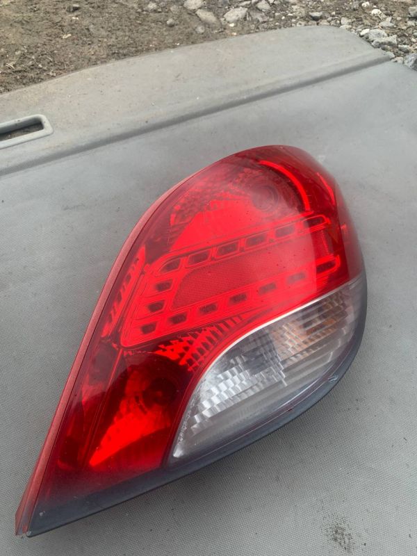 Задній лівий правий ліхтар,стоп фонарь фара задня Peugeot 207 Пежо 207