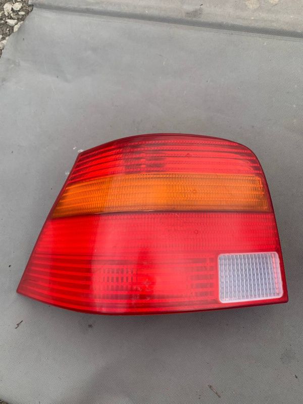 Задні Стопи Фанарі лівий правий Фольксваген Гольф 4 Volkswagen Golf 4 Є Пошкодження