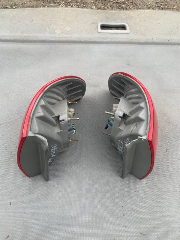 Ліхтар стоп фонарь задній правий лівий Toyota Corolla Седан