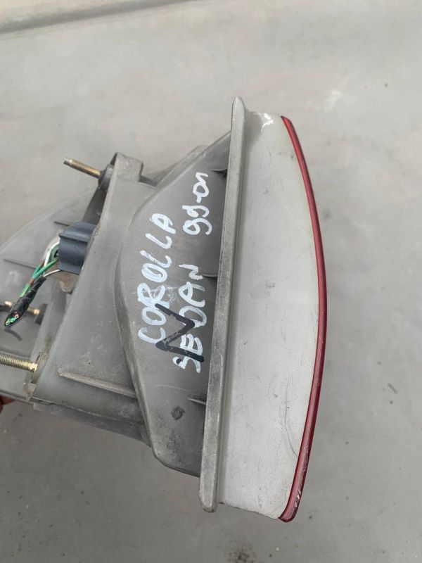 Ліхтар стоп фонарь задній правий лівий Toyota Corolla Седан