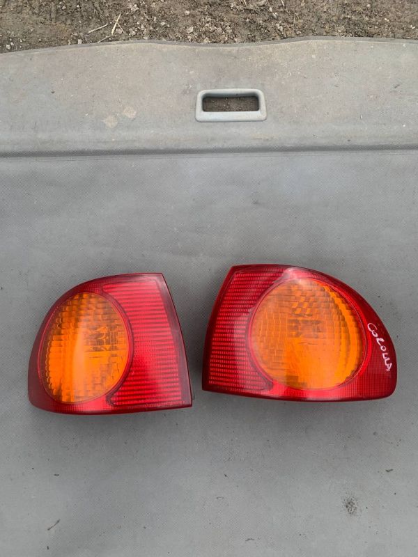 Ліхтар стоп фонарь задній правий лівий Toyota Corolla Седан