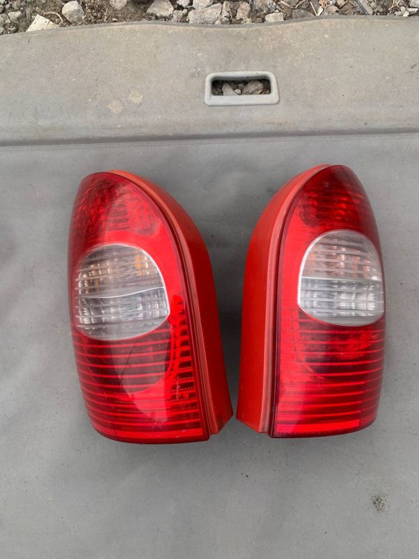 Задні ліхтарі стопи лівий правий Citroen Xsara Picasso Сітроен Пікасо