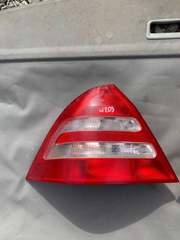 Ліхтар фонарь стоп задній лівий правий Mercedes C-Class W203 Седан
