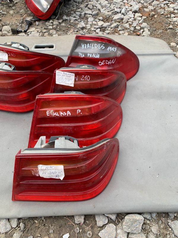 Стоп Правий ліхтар фонарь фонарі Мерседес Е 210 седан