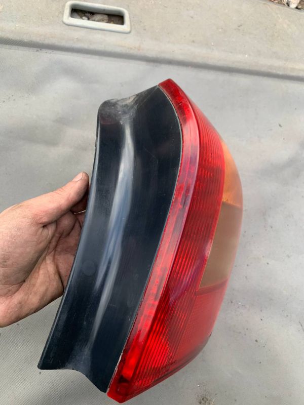 Стоп ліхтар фонар правий Toyota Corolla E120 хетчбек 