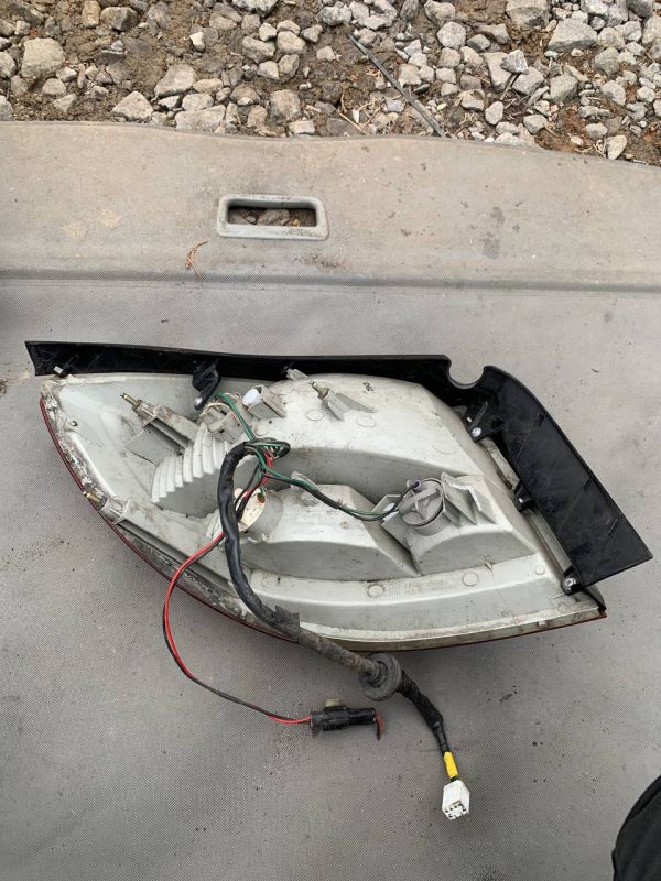 Стоп ліхтар фонарь правий  kia rio седан Уцінка