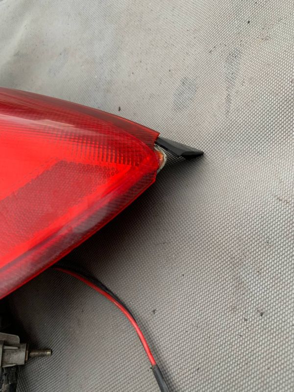 Стоп ліхтар фонарь правий  kia rio седан Уцінка