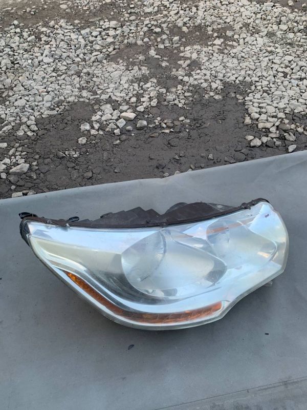 Фара передня права ситроен ц4 CITROËN C4 Є Пошкодження