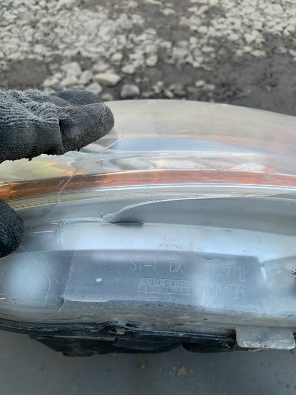 Фара передня права ситроен ц4 CITROËN C4 Є Пошкодження