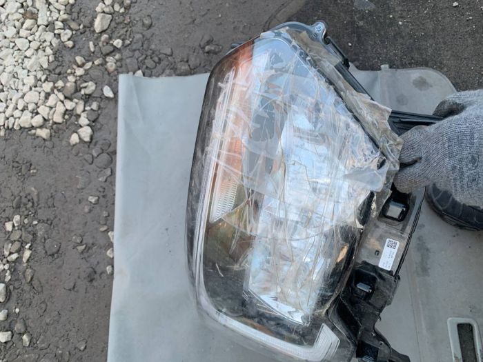  Фара передня передня права renault master 4 Є пошкодження