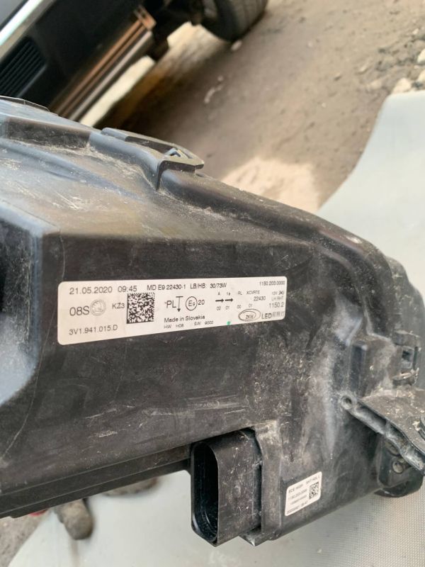 Фара передня ліва Skoda superb 3 рестайлінг led Є Пошкодження