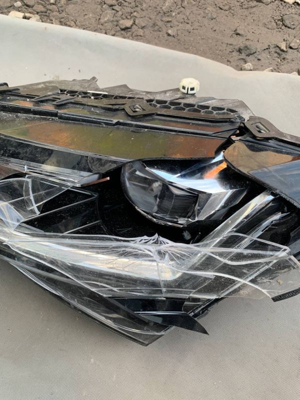 Фара передня ліва Skoda superb 3 рестайлінг led Є Пошкодження