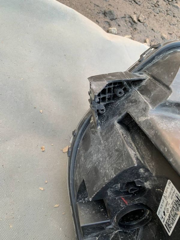 Фара передня права Renault Express 2023 Є Пошкодження