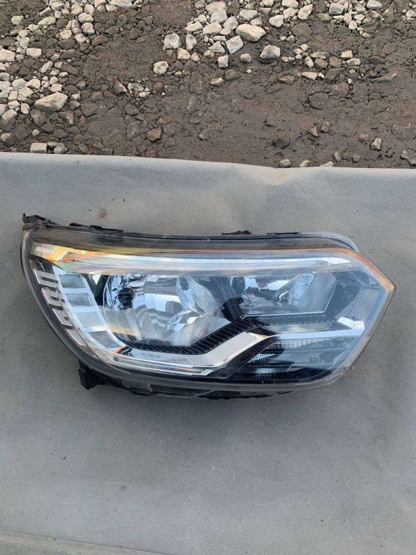 Фара передня права Renault Express 2023 Є Пошкодження