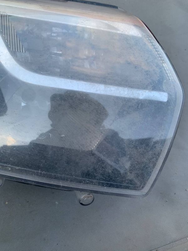 Фара передня права Renault Logan / Sandero Є Пошкодження