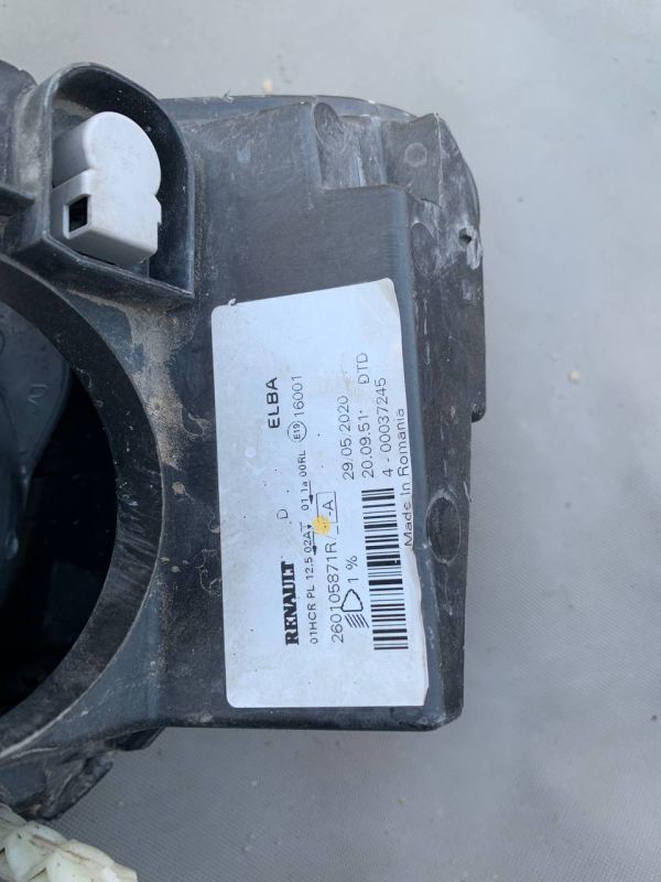 Фара передня права Renault Logan / Sandero Є Пошкодження