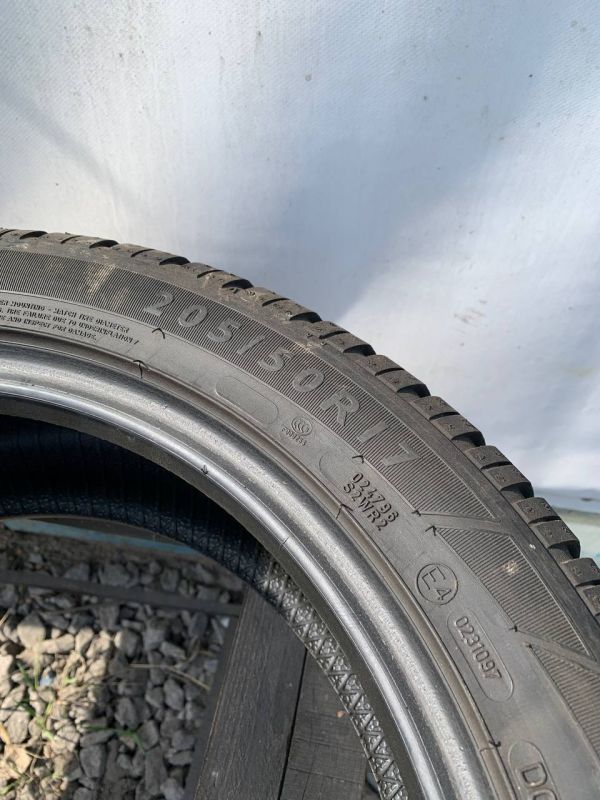 Шини комплект Dunlop 205/55 r17 зима резина