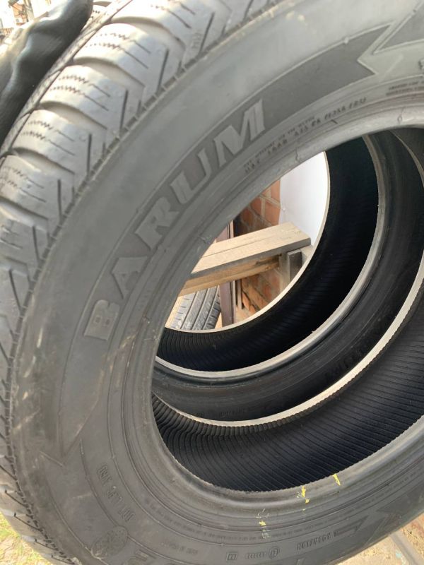 Шини пара Barum 195/65 r15 зима  резина Є Тріщини