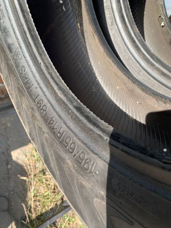 Шини пара Vredestein 195/65 r14 зима резина