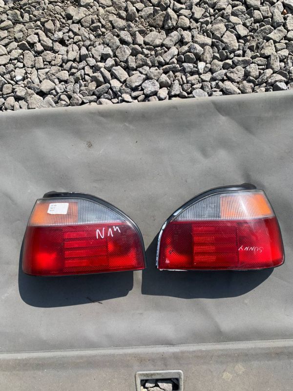 Ліхтар задній стоп фонарь лівий правий Nissan Sunny N14