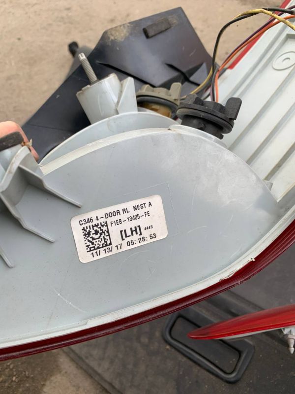 Ліхтар задній лівий правий  FORD FOCUS МК 3 Форд Фокус 2014