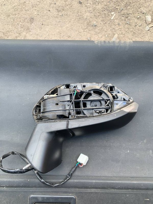 Уцінка дзеркало ліве toyota corolla e21 На запчастини 