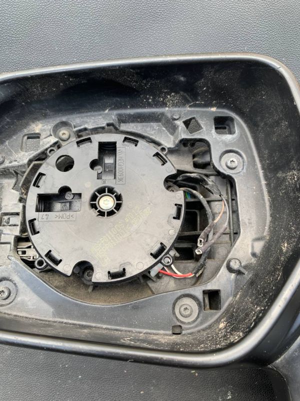 Уцінка дзеркало ліве toyota corolla e21 На запчастини 