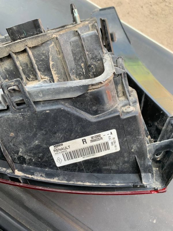 Задній ліхтар фонарь правий Renault Sandero II 2017 Оригінал Уцінка на запчастини