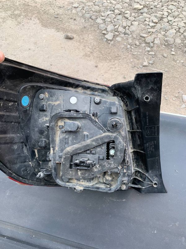 Задній ліхтар фонарь правий Renault Sandero II 2017 Оригінал Уцінка на запчастини