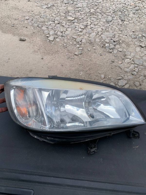 Фара передня права Опель Зафіра А Opel ZafiraA