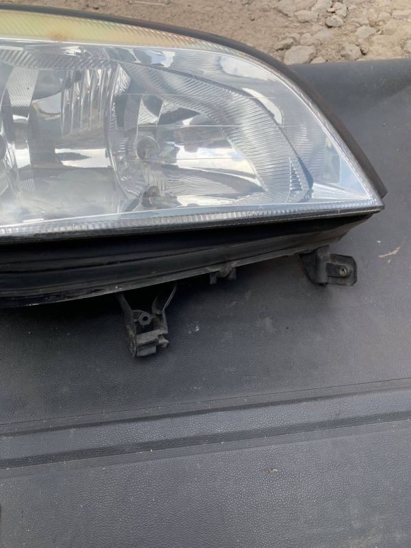 Фара передня права Опель Зафіра А Opel ZafiraA