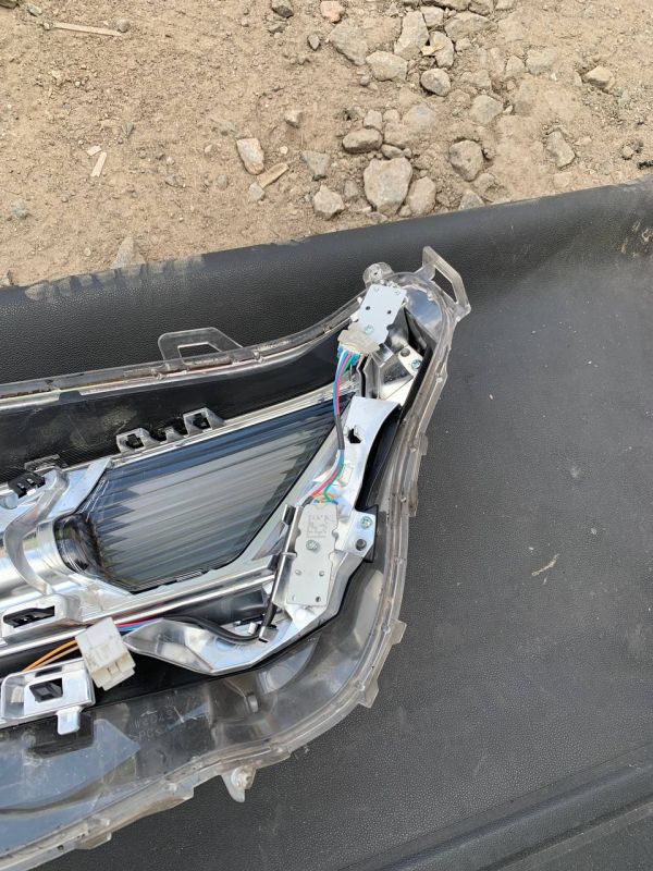 Скло фари ліве Full led Toyota RAV4  По запчастинах